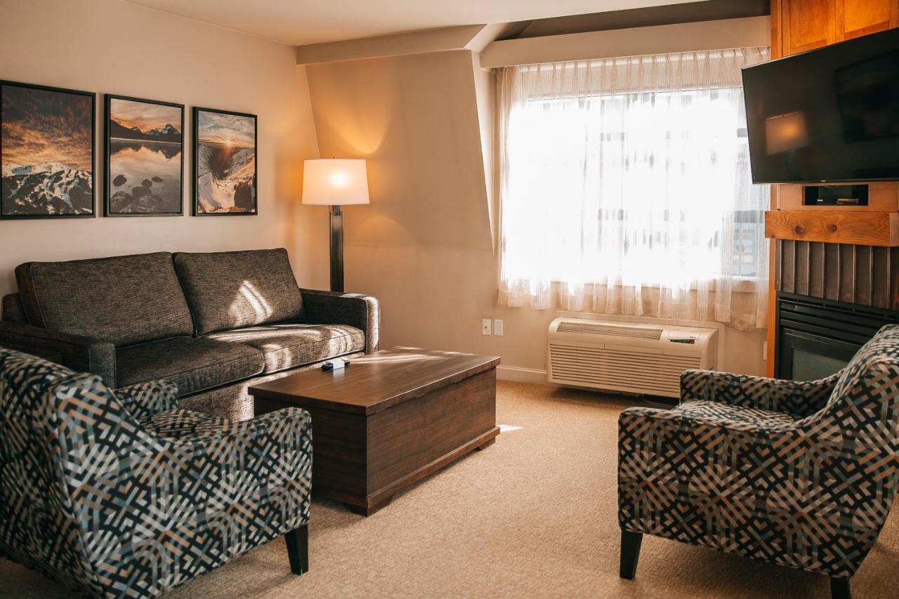 Sundial Hotel Whistler Extérieur photo