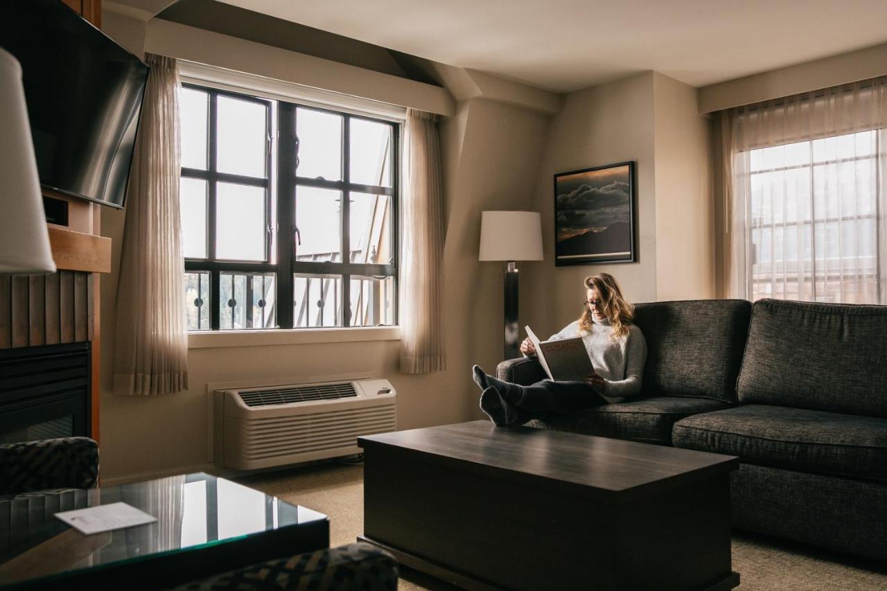 Sundial Hotel Whistler Extérieur photo