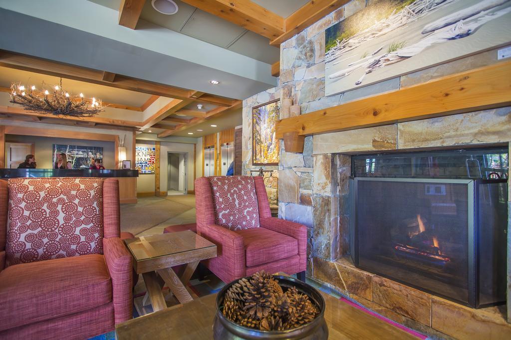 Sundial Hotel Whistler Extérieur photo