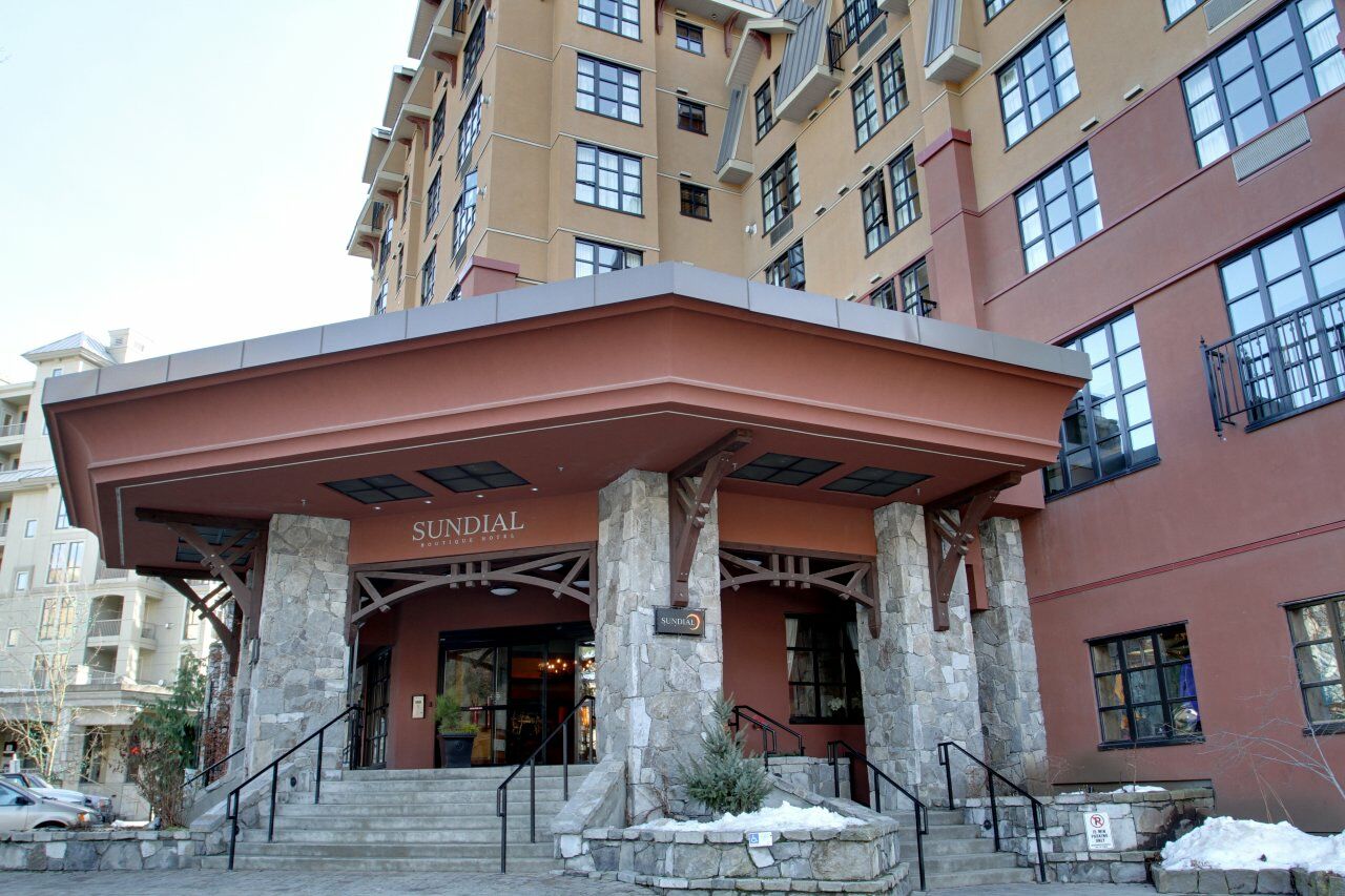 Sundial Hotel Whistler Extérieur photo